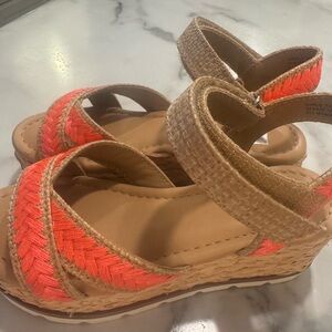 NWB Dolce Vita Kids Sandals with Pink and Tan Accents with Velcro straps